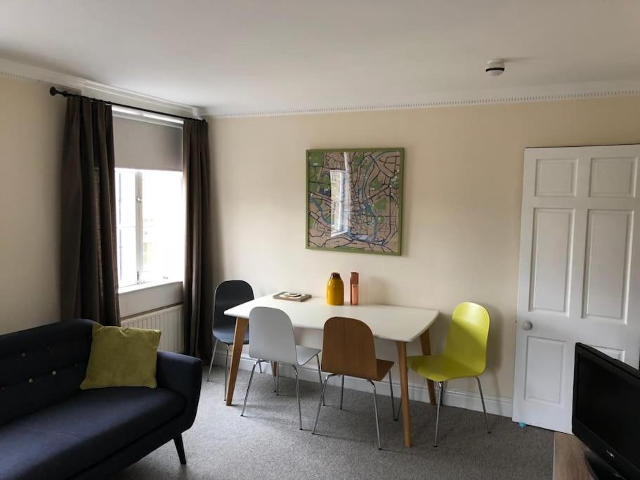 **Spotless, Bright 2 Double Bed, Period Features** Apartment Bath Luaran gambar
