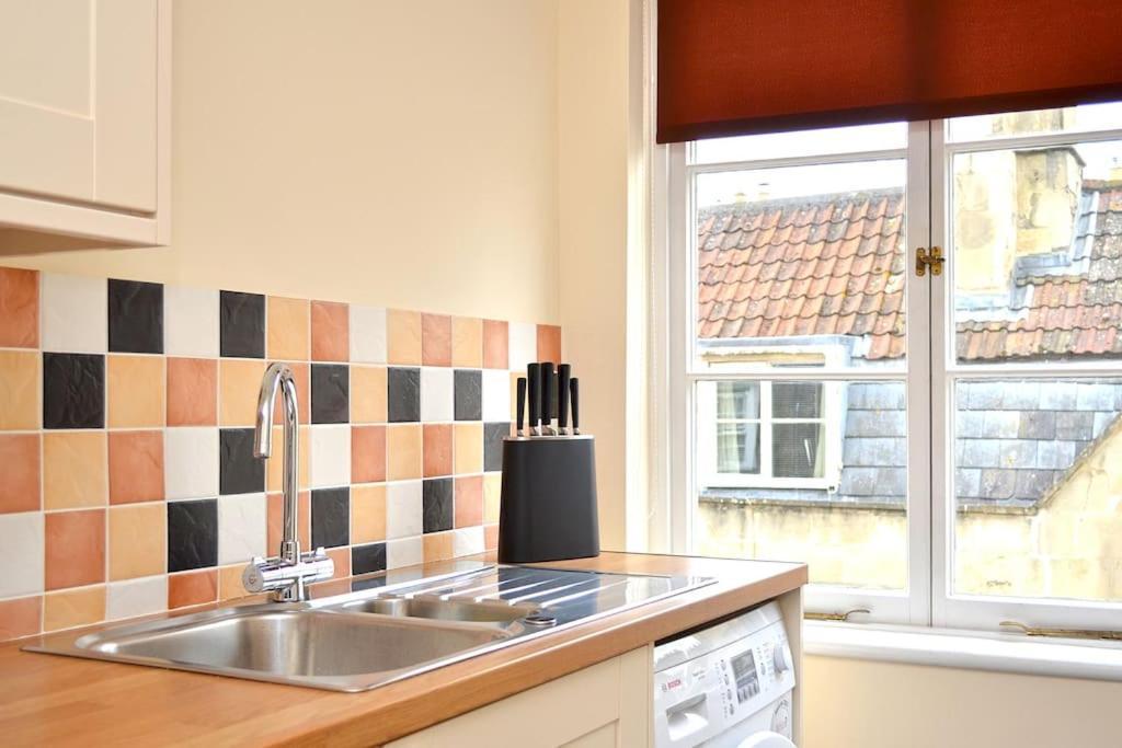 **Spotless, Bright 2 Double Bed, Period Features** Apartment Bath Luaran gambar